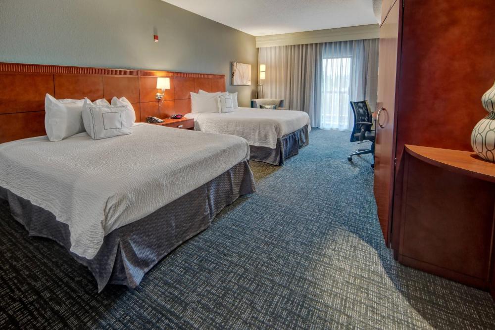 Queen Room with Two Queen Beds interior